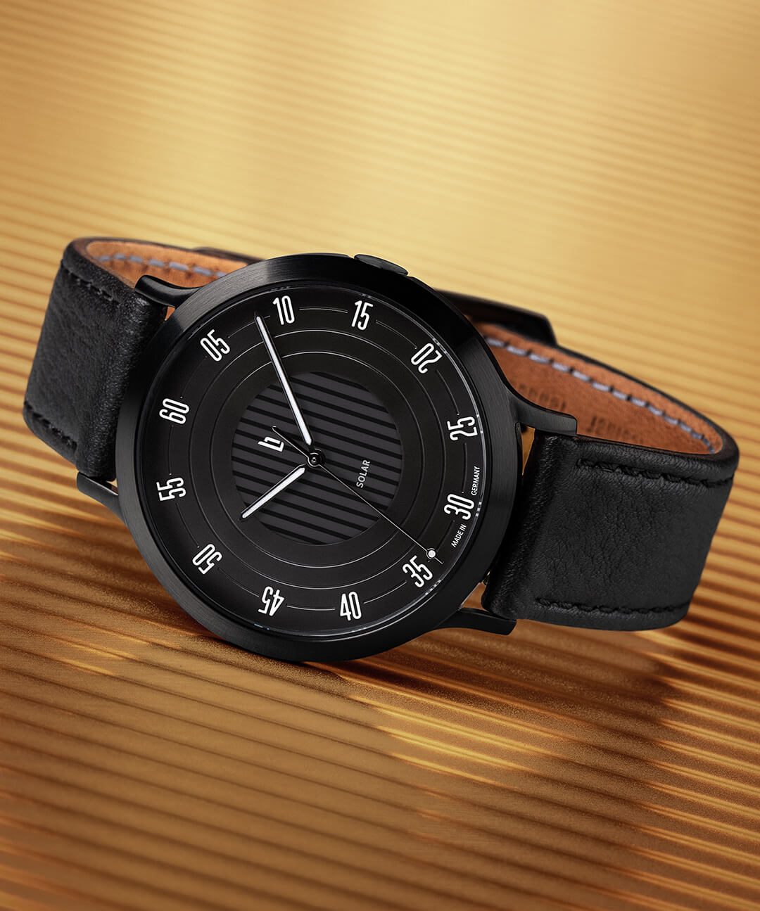 L1 Limited Edition Solar Cuir Noir Lilienthal Berlin La montre primée